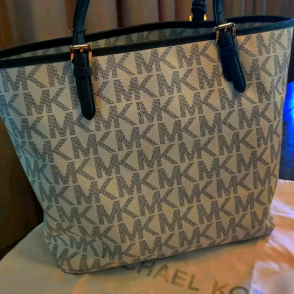 Michael Kors tote